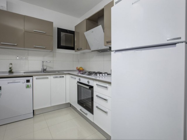 Aşağı Girne Farabi Sokağına Yakin Bölgede Elite Rezidansta Satılık 80 m2 /2+1 Çatı Katı Dairesi 225.000 STG/+905391132605 - Fotoğraf 4