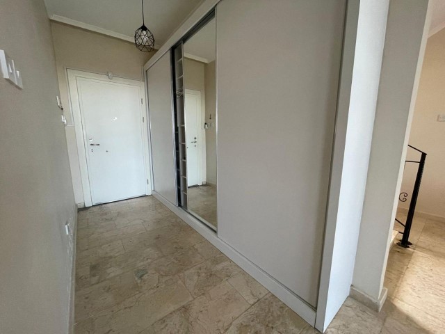 Girne Çatalköy Bölgesinde 1 Donum Arsanın İçerisinde 6+2 Satılık Villa - Fotoğraf 4