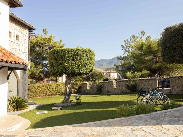 3 yatak odalı ikinci el villa + 10m x 5m yüzme havuzu + mobilyalı + mutfak eşyaları + hizmet odası + odun yakma sobası