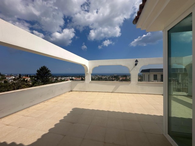 Girne Ozanköy'de Lüks 4+1 Villa - Özel Havuz, Bahçe ve Şehir manzarası