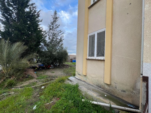 Girne Boğaz'da Satılık Zemin Kat Bahçeli 3+1 Daire