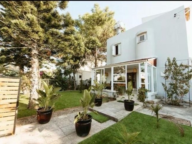 Satılık Denize 2 Dk Bahçeli Ev. Girne, Çatalköy.