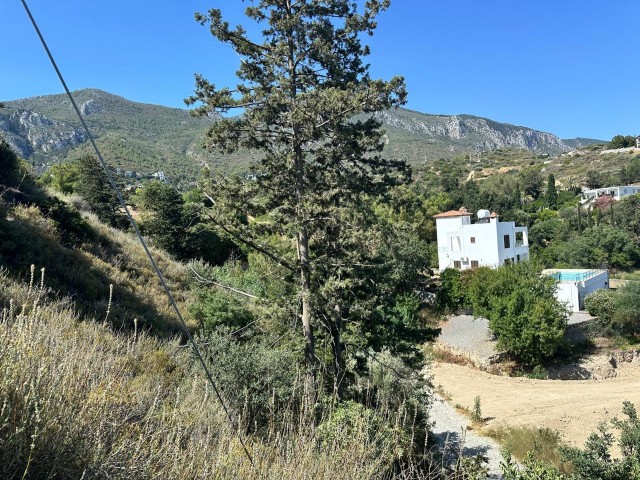 Girne Bellapais'in En Güzel Bölgesinde, Deniz Manzaralı Satılık Arsa! - Fotoğraf 4