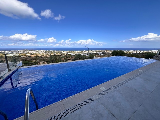 Girne Karmi; Panoramik Manzaralı, Prestijli Villa. Denize Karşı Uyanın ! - Fotoğraf 4