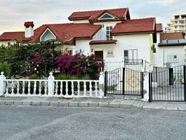 Satılık İskele Boğaz Müstakil4+1 Villa Tadilat İster Uygun Fıyat - Fotoğraf 1