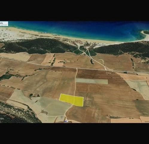 Fırsat Satılık Karpaz Altın Kumsala Manzaralı İmara Kapalı 10 Dönüm Arazi - Fotoğraf 1