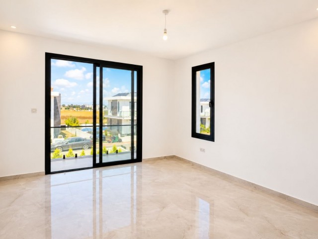 🏡 Satılık Lüks Villa | Yeni Boğaziçi – Gazimağusa ✨ 270 M² | 3+1 | Özel Havuz | Türk Koçan - Fotoğraf 2