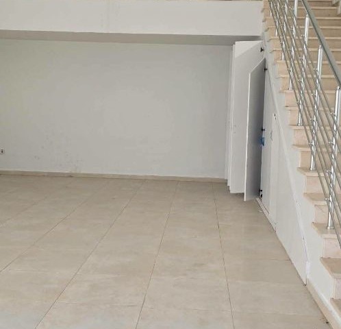 💼 Tek Yetkili 💼hazır Kiracılı Satılık | Mağusa Merkez – Karakol Bölgesi 📍 Caddem Projesi'nde Prestijli Ticari Ofis🏢 - Fotoğraf 3
