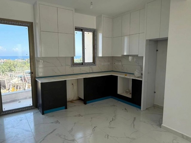 Girne Lapta'da Proje Aşamasında 2+1 Daire - Bahçe ve Deniz Manzarası ile Satılık! Ekim 2026 teslim - Fotoğraf 2
