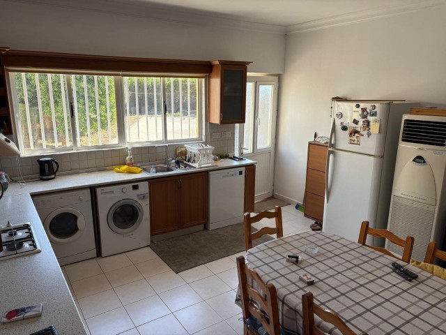LEFKOSA GELİBOLU BÖLGESİNDE TEK KATLI  3+1 MÜSTAKİL EVİMİZ SATIŞTA !!ÜSTELİK 562 M2 ARSA İÇİN DE