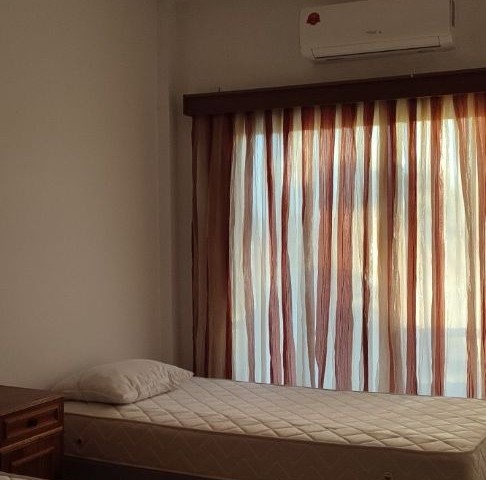 Gazimağusa Yeniboğaziçinde Çok İyi Konumda Komple Apartman Dairesi - Fotoğraf 4
