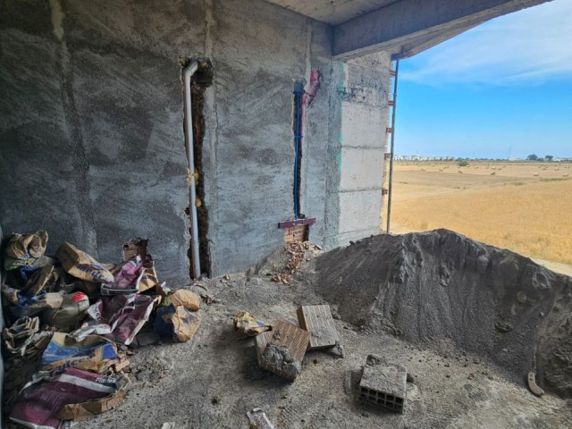 Mağusa tuzla bölgesinde topraktan satis satilik 3 1 dublex villalar 172 m2 kapali alan 290 m2 toplam alan 🛑Ödeme plani 0 önden pesinat sonra 4 sene boyunca aydan aya odeme imkani banka yok faiz yok🛑 Teslik subat 2028 🛑teslim 22 ay sonra - Fotoğraf 3