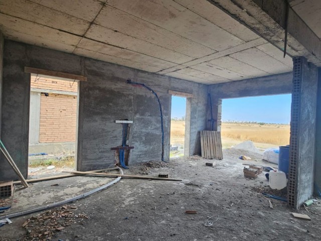 Mağusa tuzla bölgesinde topraktan satis satilik 3 1 dublex villalar 172 m2 kapali alan 290 m2 toplam alan 🛑Ödeme plani 0 önden pesinat sonra 4 sene boyunca aydan aya odeme imkani banka yok faiz yok🛑 Teslik subat 2028 🛑teslim 22 ay sonra - Fotoğraf 4