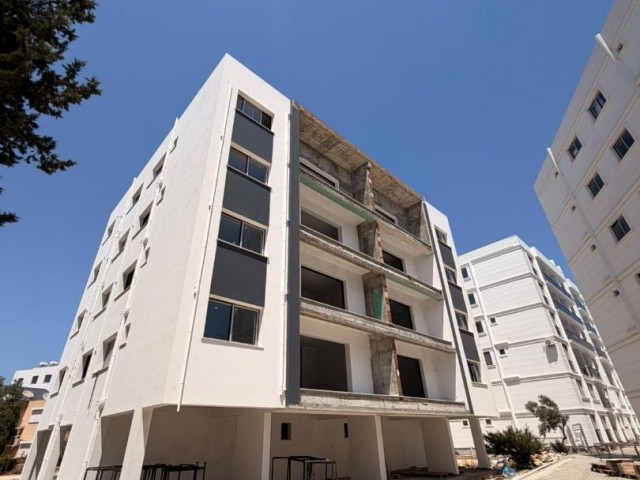 Magusa canakkale bölgesinde 2+1 eşyasız satılık daire 1 ay sonra teslim 85 m2 80.000 pound 3.katta 5 katlı asansörlü - Fotoğraf 2