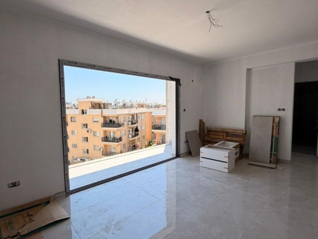 Magusa canakkale bölgesinde 2+1 eşyasız satılık daire 1 ay sonra teslim 85 m2 80.000 pound 3.katta 5 katlı asansörlü - Fotoğraf 4