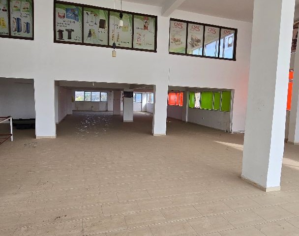 Lefkoşa/sanayi ışıklarında sende katlı satılık Dükkan - Fotoğraf 1
