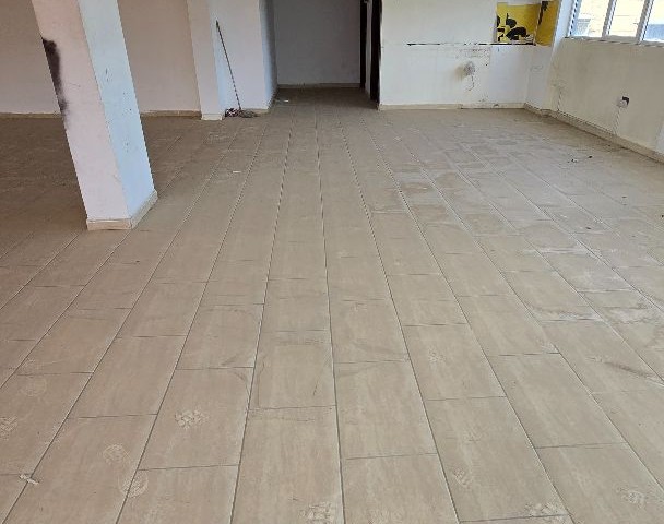 Lefkoşa/sanayi ışıklarında sende katlı satılık Dükkan - Fotoğraf 2