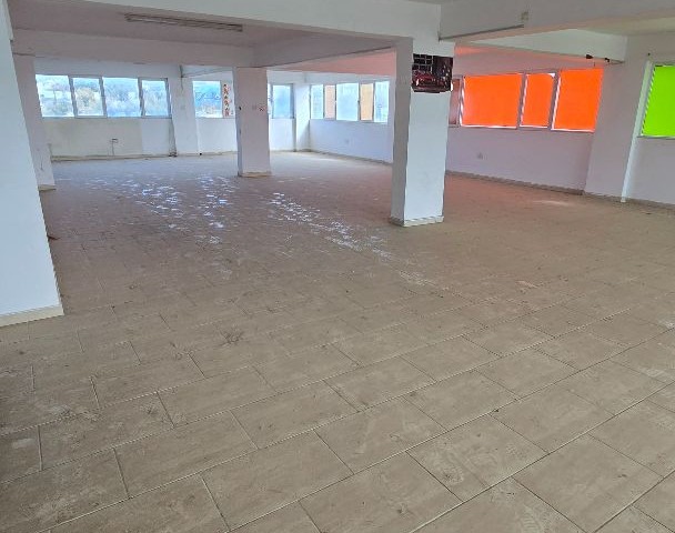 Lefkoşa/sanayi ışıklarında sende katlı satılık Dükkan - Fotoğraf 3