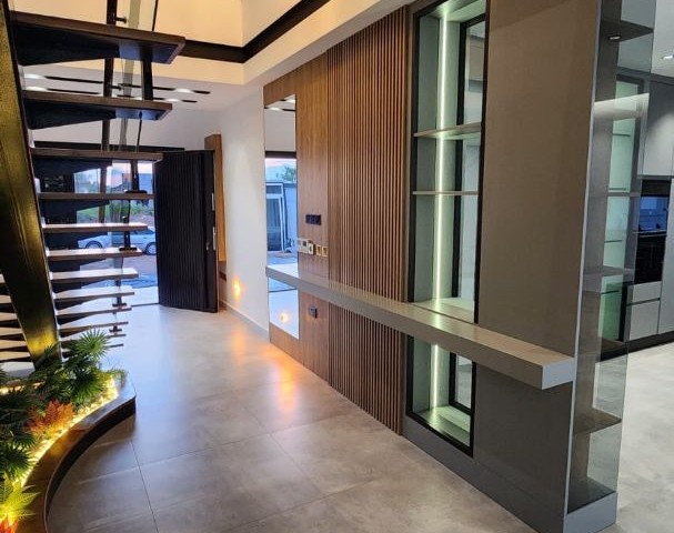 Girne Çatalköy Satılık Ultra Lüks 4+1 Satılık Villa - Fotoğraf 1