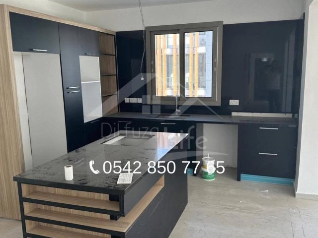 Girne Merkez 3+1 Satılık Asansörlü Daire 210.000 Stg - Fotoğraf 3