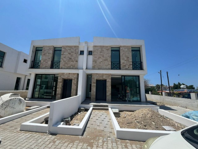 Girne Doğanköy'de Eşsiz İkiz Villa Fırsatı - Doğanın İçinde Ailenizle Yeni Bir Hayat Başlatın! - Fotoğraf 1