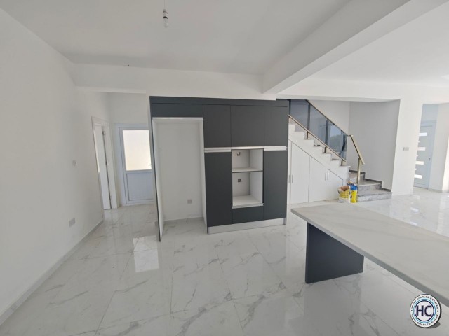 Tuzlada satılık 4+1 ikiz villa. - Fotoğraf 3