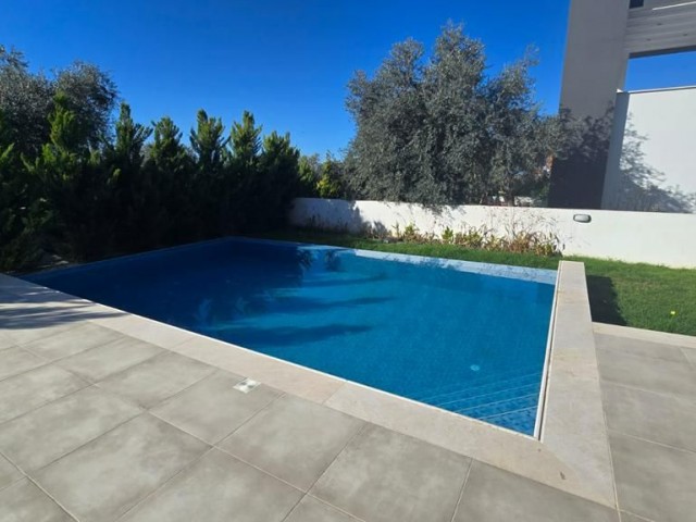 ÇATALKÖY'DE SATILIK MODERN 4+1 HAVUZLU VİLLA
