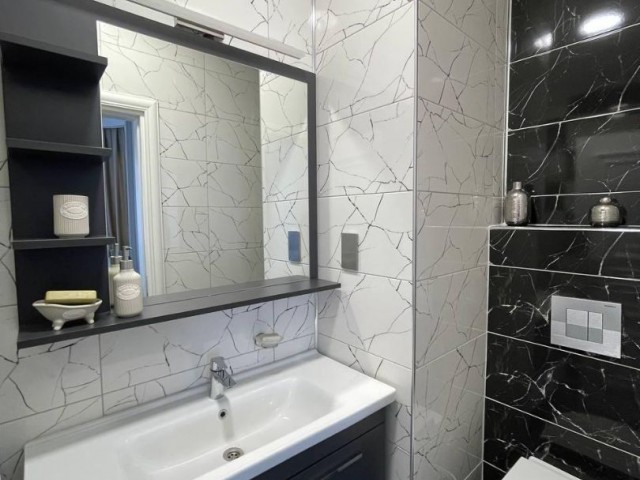AVRASYA ŞEHİRDE SATILIK İKİ YATAK ODALI MOBİLYALI DAİRE