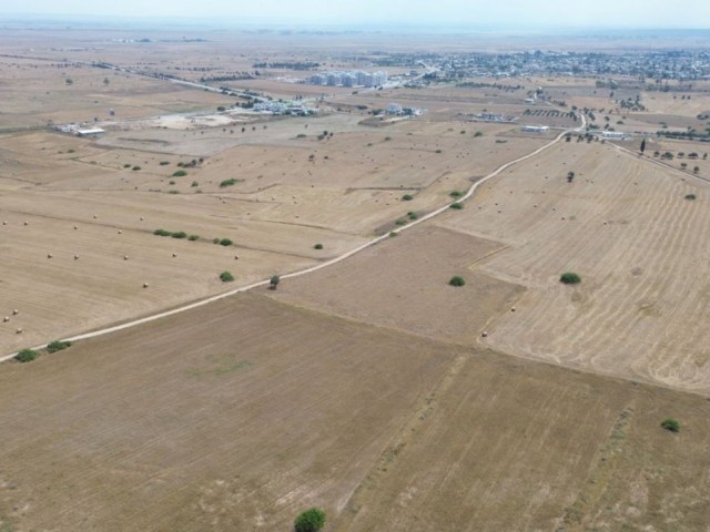 Geçitkalede Satılık Arazi - Fotoğraf 1