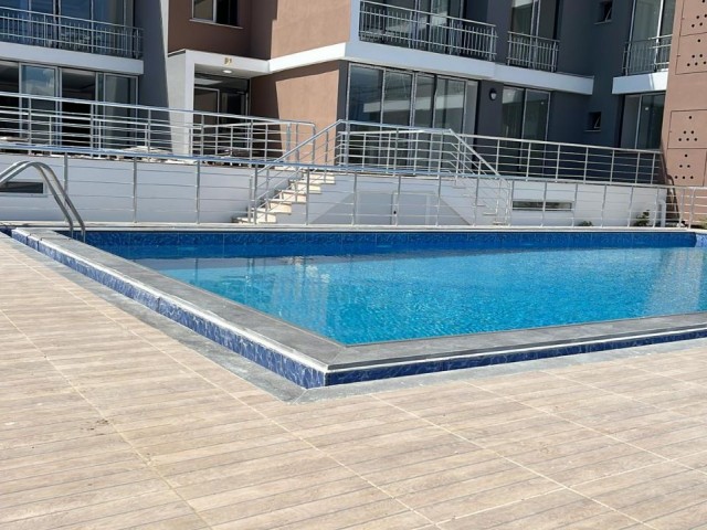 Girne Lapta'da Satılık 2+1 Eşyalı Daire - Fotoğraf 3