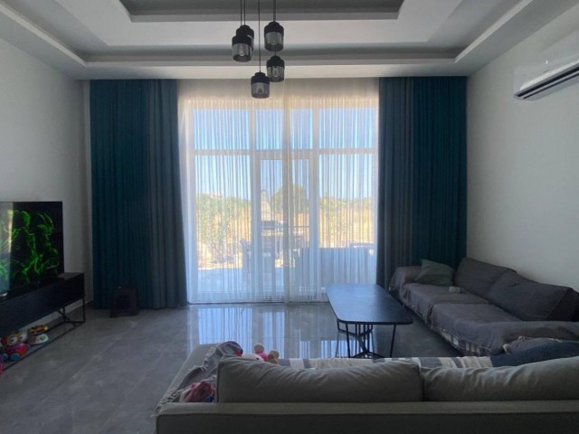 Lapta'da iki yatak odalı villa - Fotoğraf 3