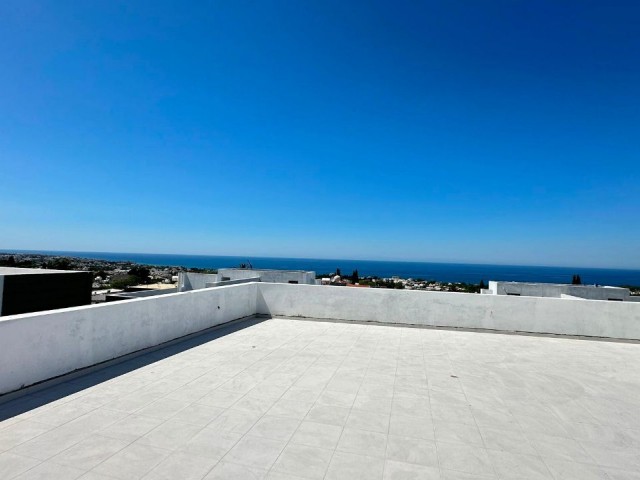 Girne Lapta'da Şehir ve Doğa Manzaralı Modern Penthouse - Satılık! - Fotoğraf 2