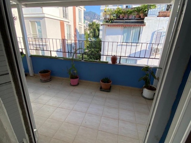 Girne Merkezde 3 Teraslı Satılık 4+1 Penthouse - Fotoğraf 2