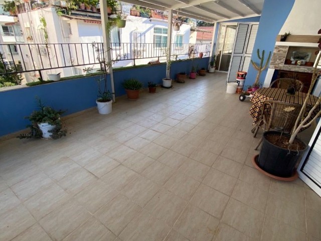 Girne Merkezde 3 Teraslı Satılık 4+1 Penthouse - Fotoğraf 3