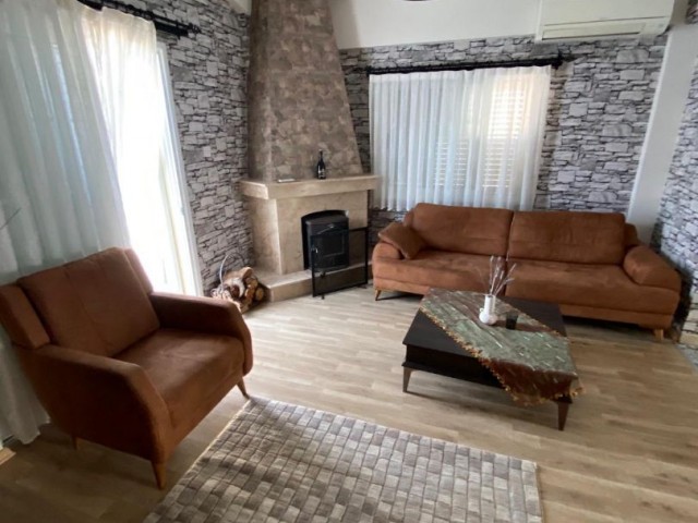 Girne Merkezde 3 Teraslı Satılık 4+1 Penthouse - Fotoğraf 4