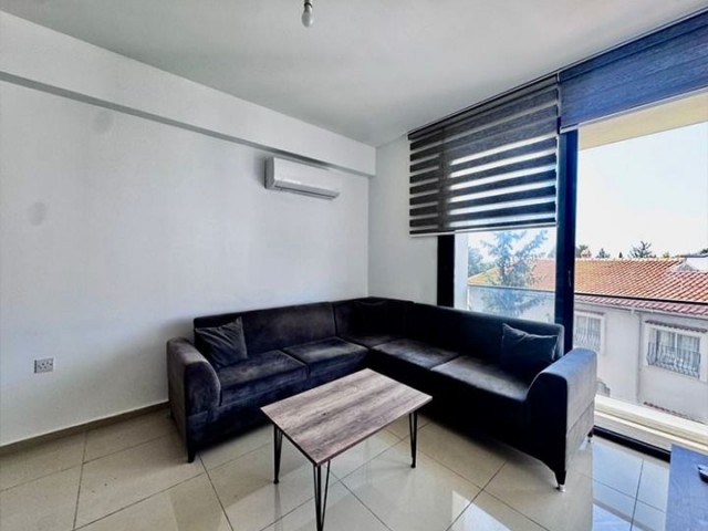Girne Merkezde Ticari İzinli 2+1 Satılık Daire - Girne Askeri Hastane Civarı
