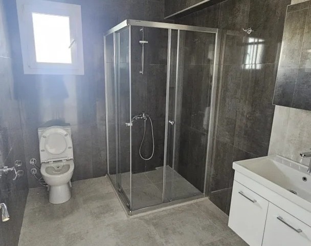 En büyük 2 + 1, park residence, kdv ve trafo dahil, yarı eşyalı 95000 pound