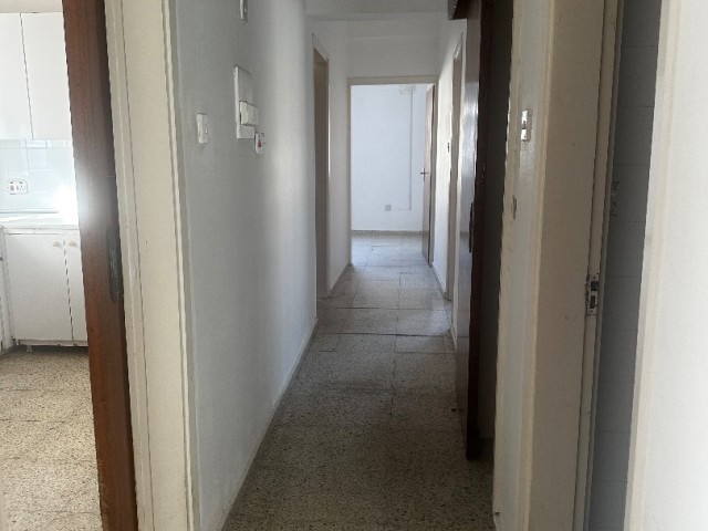 Mağusa Merkezde Satılık Daire. - Fotoğraf 2