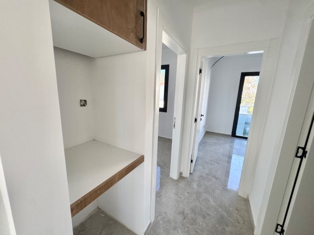 Lefkoşa Dumlupınar'da Teslime Hazır Geniş Geniş Balkon ve Yaşam Alanına Sahip Satılık 2+1 Daireler!