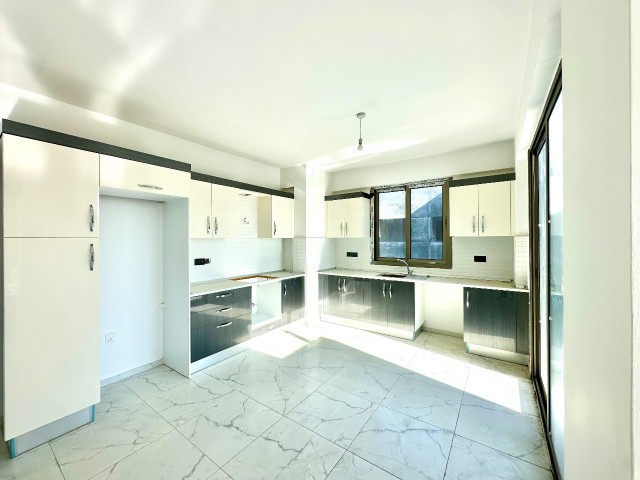 Küçük Kaymaklı Penthouse 2+1 Satılık – Hemen Teslim - Fotoğraf 4