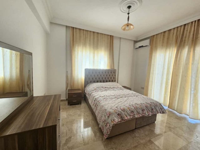 Mağusa Sakarya’da Geniş Oturumlu Satılık 3+1 Penthouse - Fotoğraf 3