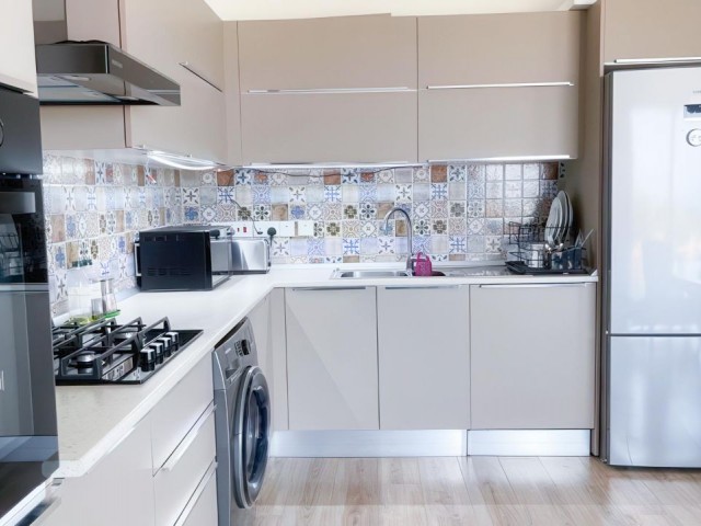 Esentepe 2+1 Satılık Ful Eşyalı Kompleks İçeresinde (denize Sıfır) - Fotoğraf 3