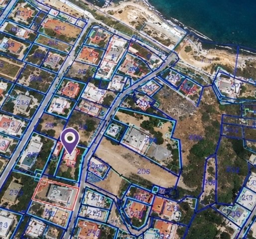 GİRNE KARAOĞLANOĞLU’nda DENİZE 50 m MESAFEDE  2 KATLI BİNA
