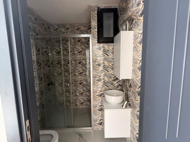 Gazimağusa'da Şehir Manzaralı Modern 1+1 Daire - Eşyalı Fırsat! - Fotoğraf 2