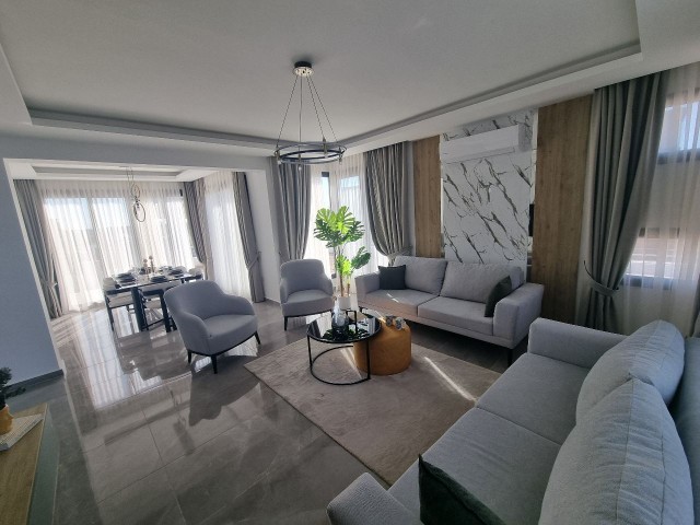 Havuzlu Site İçerisinde Satılık Müstakil Villa- Kampanyalı Fiyat! - Fotoğraf 1