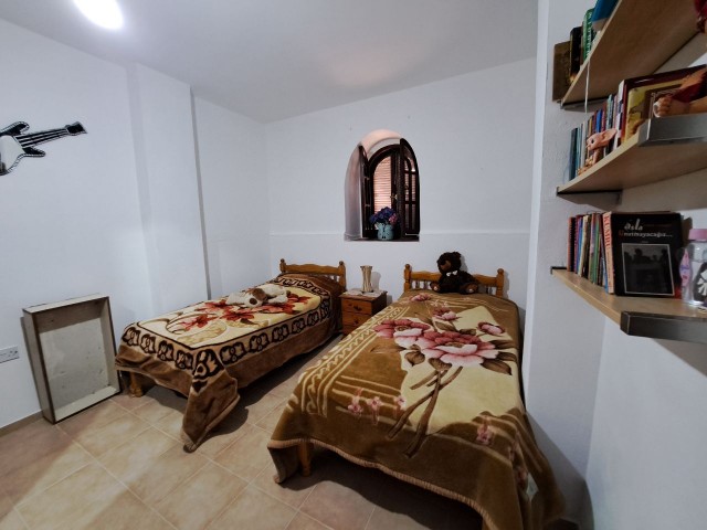 Satılık 4+2 Müstakil Tarihi Kıbrıs Evi Ozanköy Girne - Fotoğraf 3
