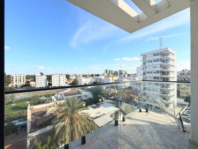 Lefkoşa Yenişehir'de Geniş Teraslı Satılık 2+1 Penthouse - Fotoğraf 2