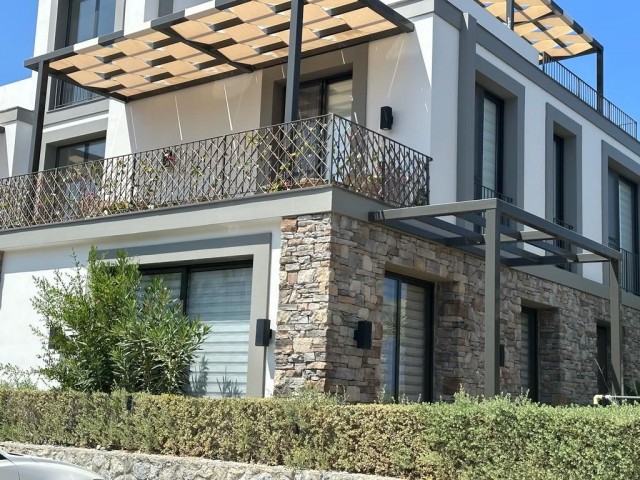 Alsancak Natura Sitesi'nde Özel Bahçeli Full Eşyalı 1+1 Satılık Daire - Fotoğraf 3