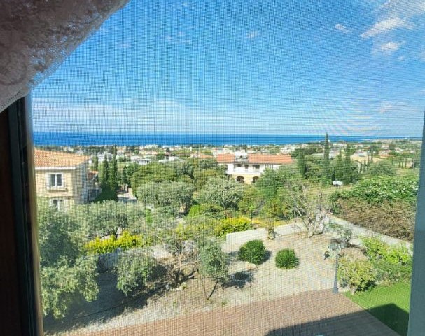 Girne Lapta’da Huzuru ve Lüksü Yaşayın: Panoramik Dağ ve Deniz Manzaralı Özel Villa