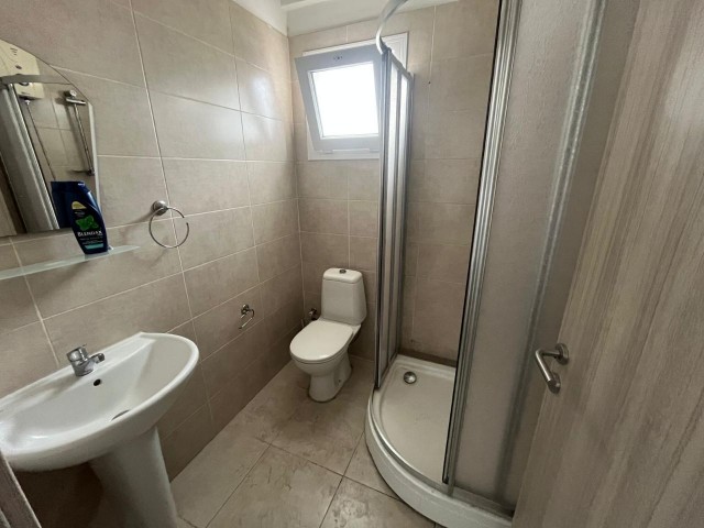 Küçük Kaymaklı'da Türk Malı Satılık 2+1 Eşyalı Daire - Fotoğraf 1